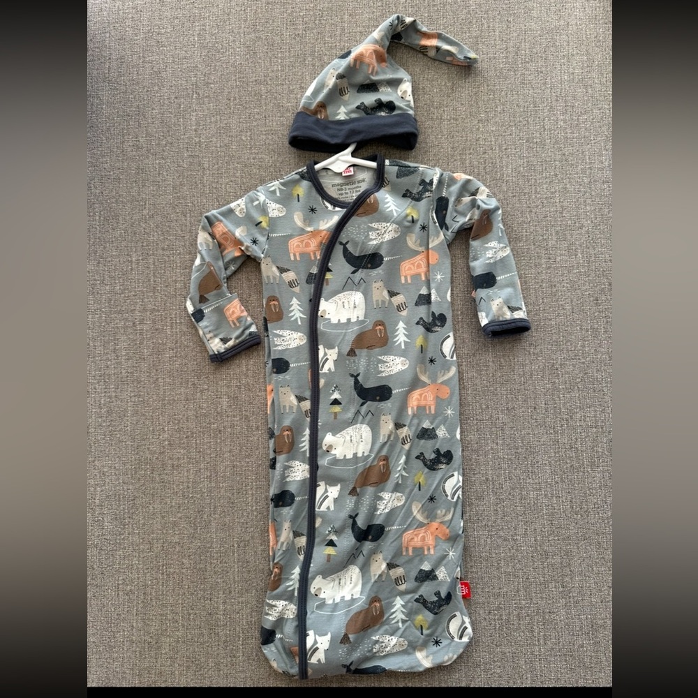 Magnetic Me Gray and Multicolor Kids Matching Set